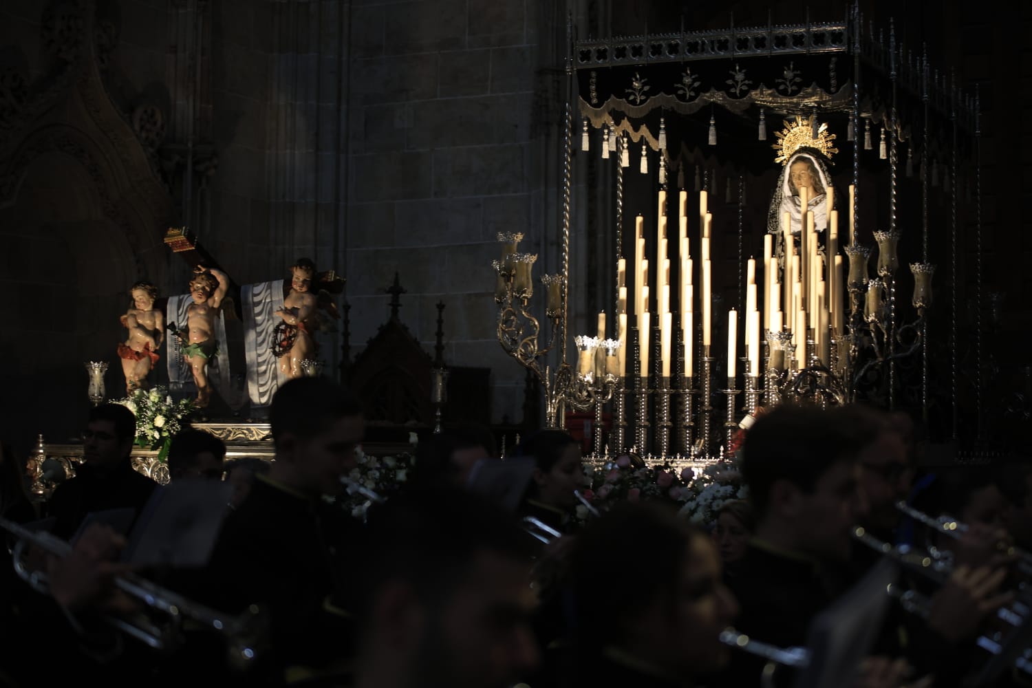 Jesús del Vía Crucis tampoco logra salir de la Catedral