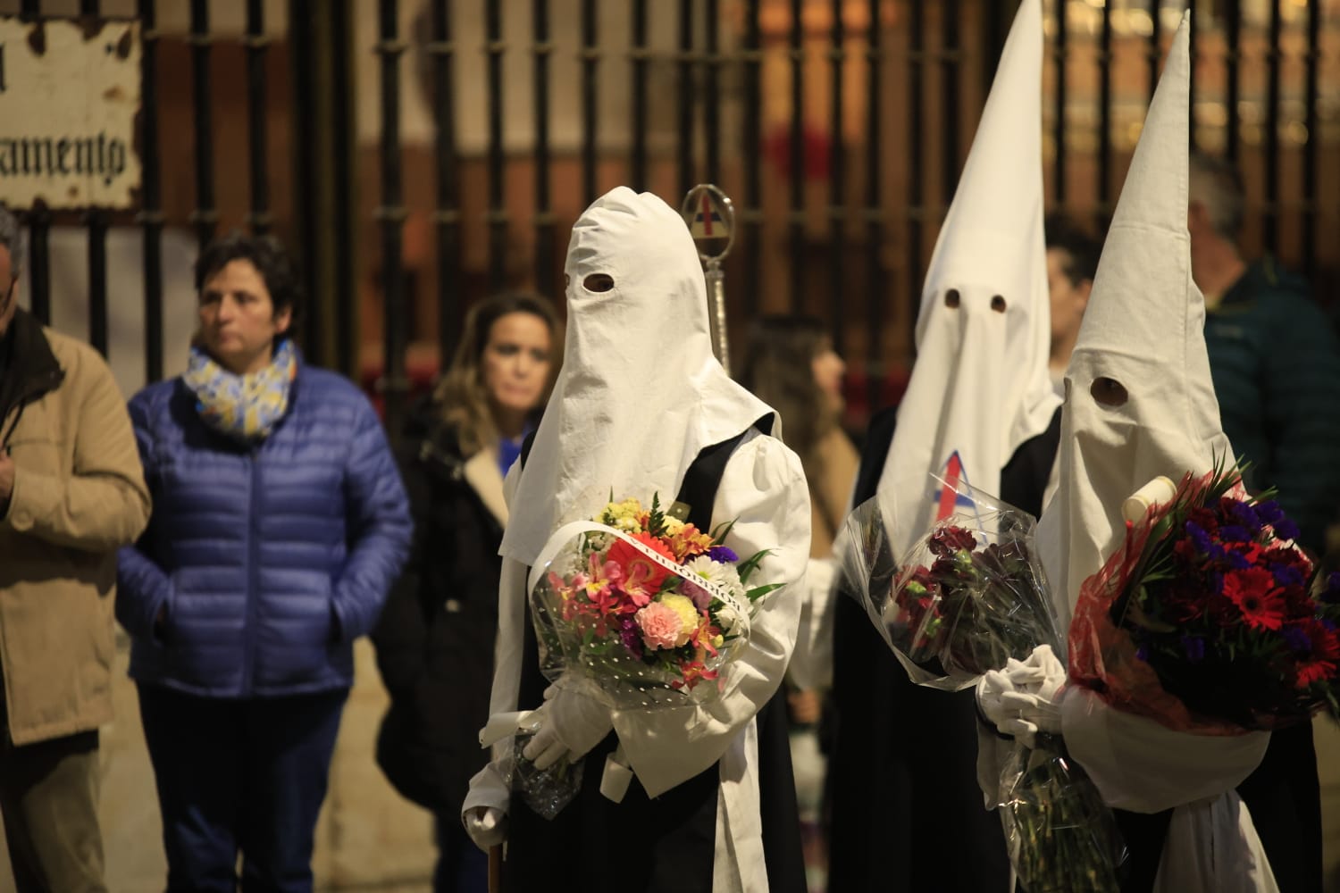 Jesús del Vía Crucis tampoco logra salir de la Catedral