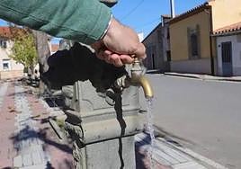 Fuente pública de agua en Cantalpino