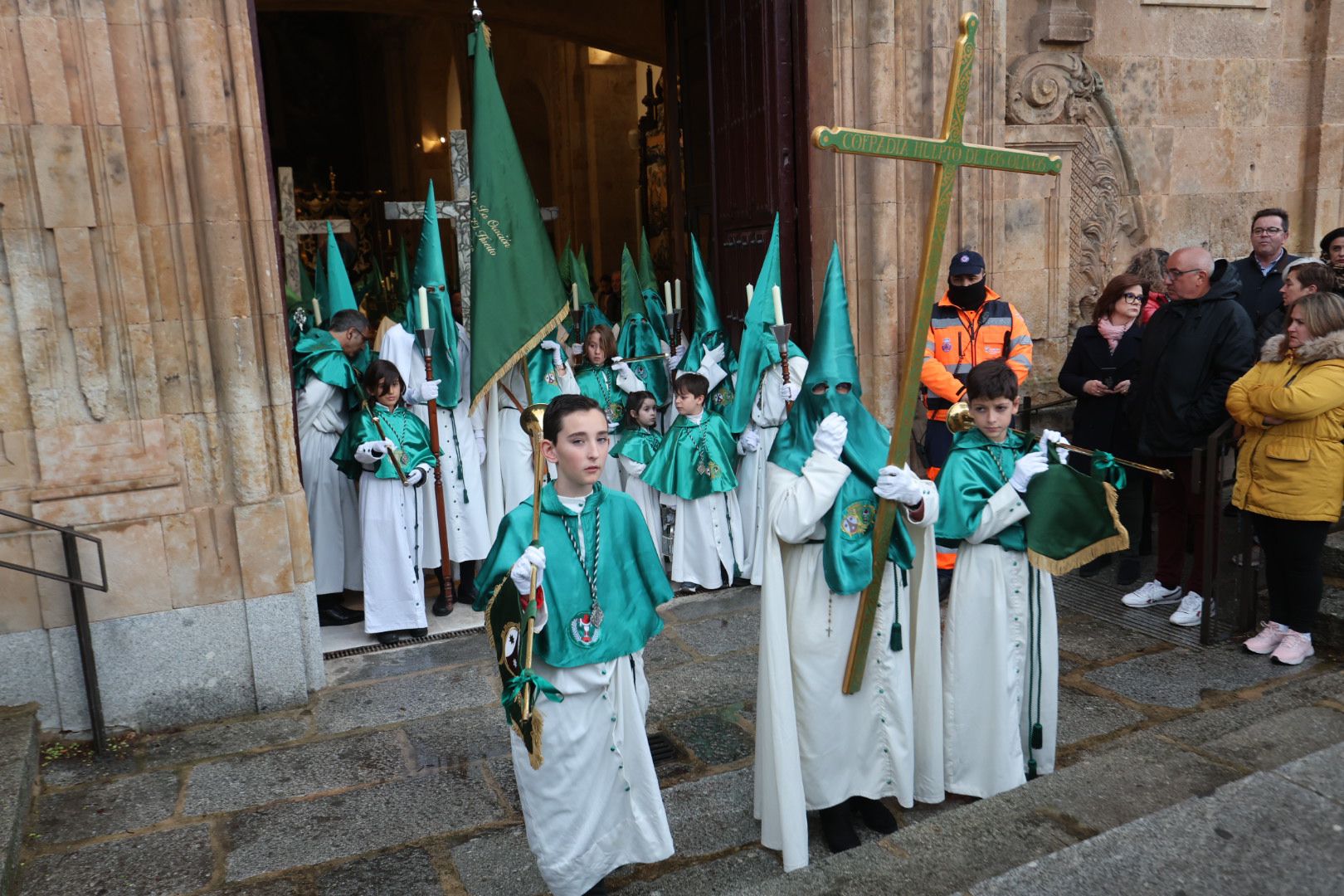 El mal tiempo no dificulta la salida de La Oración de Jesús