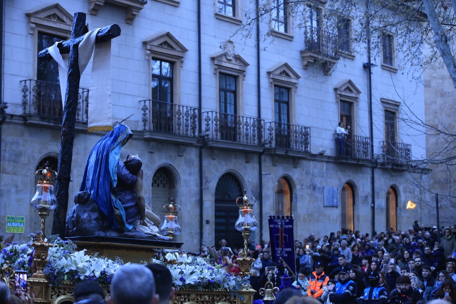 El Rescatado desafía a la lluvia en Salamanca