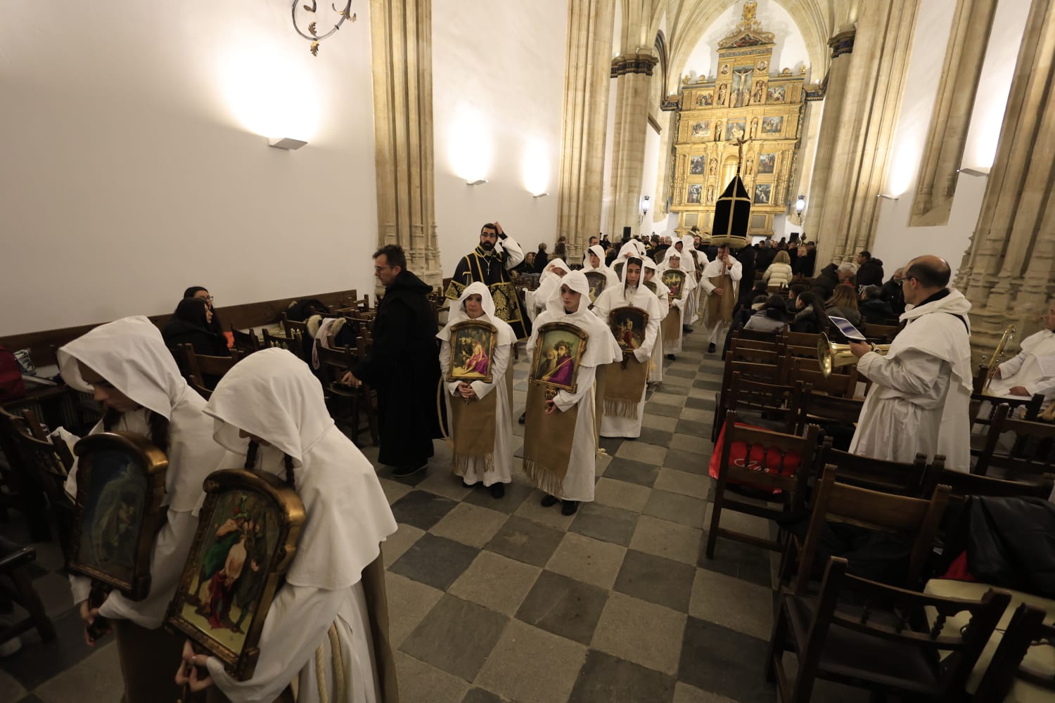 El tiempo frustra la salida del Cristo de la Liberación en Fonseca