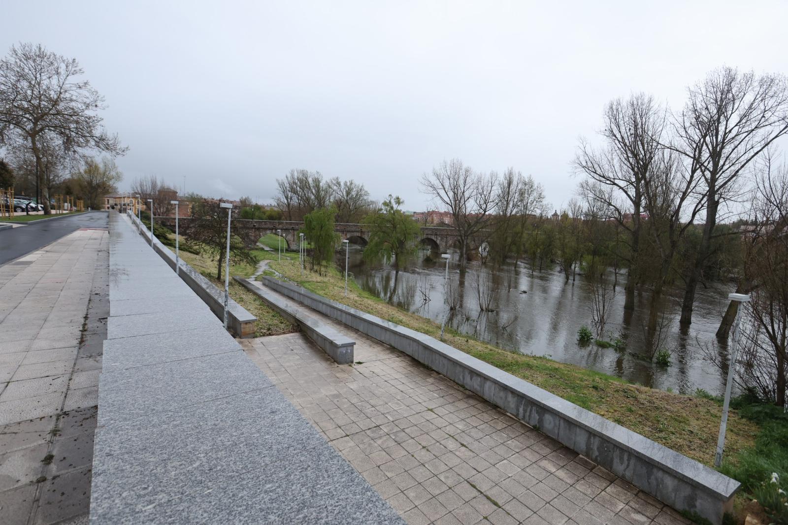 Crecida del Tormes por las lluvias y nevadas