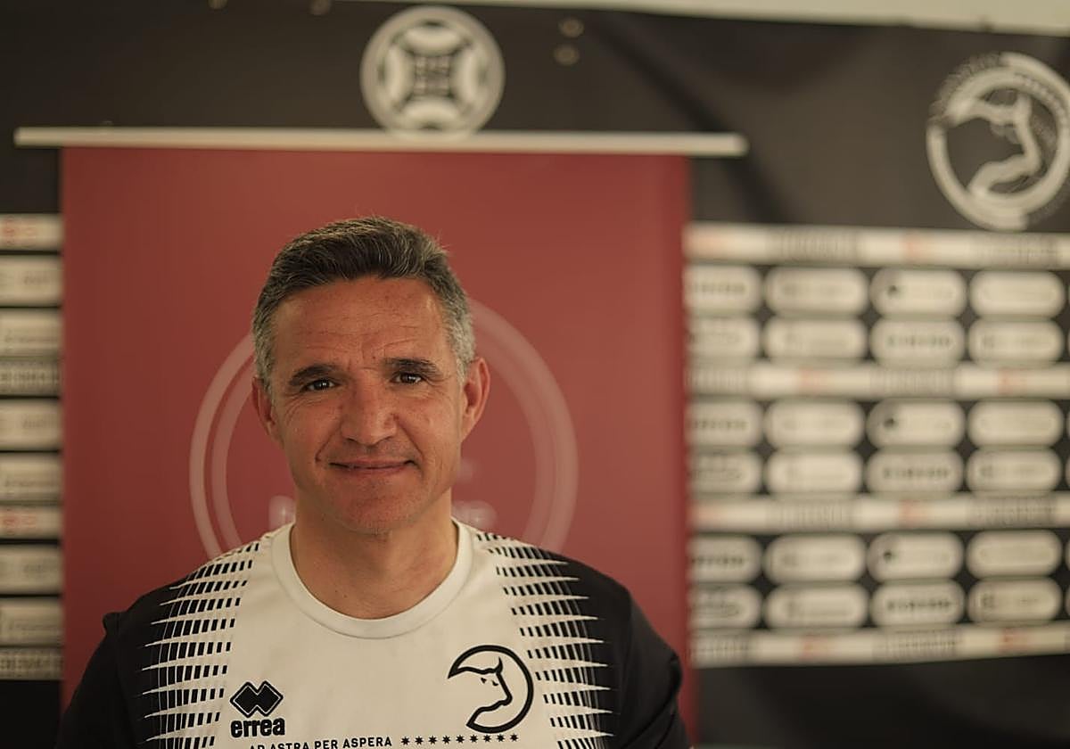 Dani Ponz en la rueda de prensa de Unionistas previa al partido