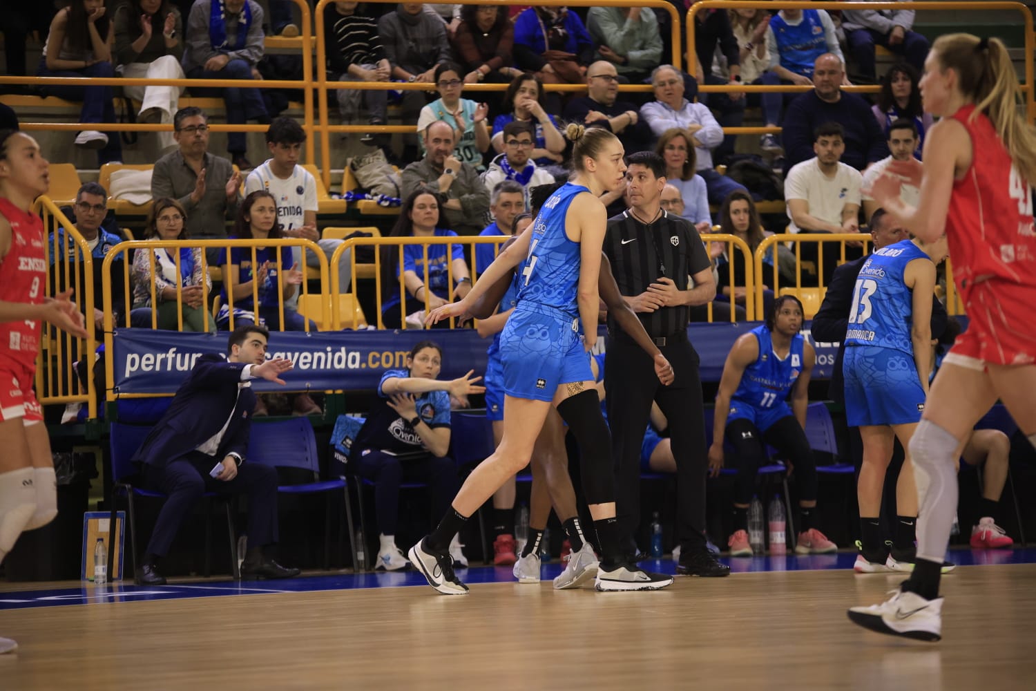 Un Avenida implacable no da oportunidad a Ensino de Lugo