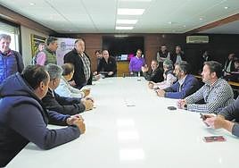 Imagen de archivo de una sesión en una de las mesas de la lonja