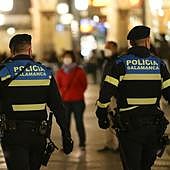 Multa por escupir repetidamente delante de la Policía Local de Salamanca