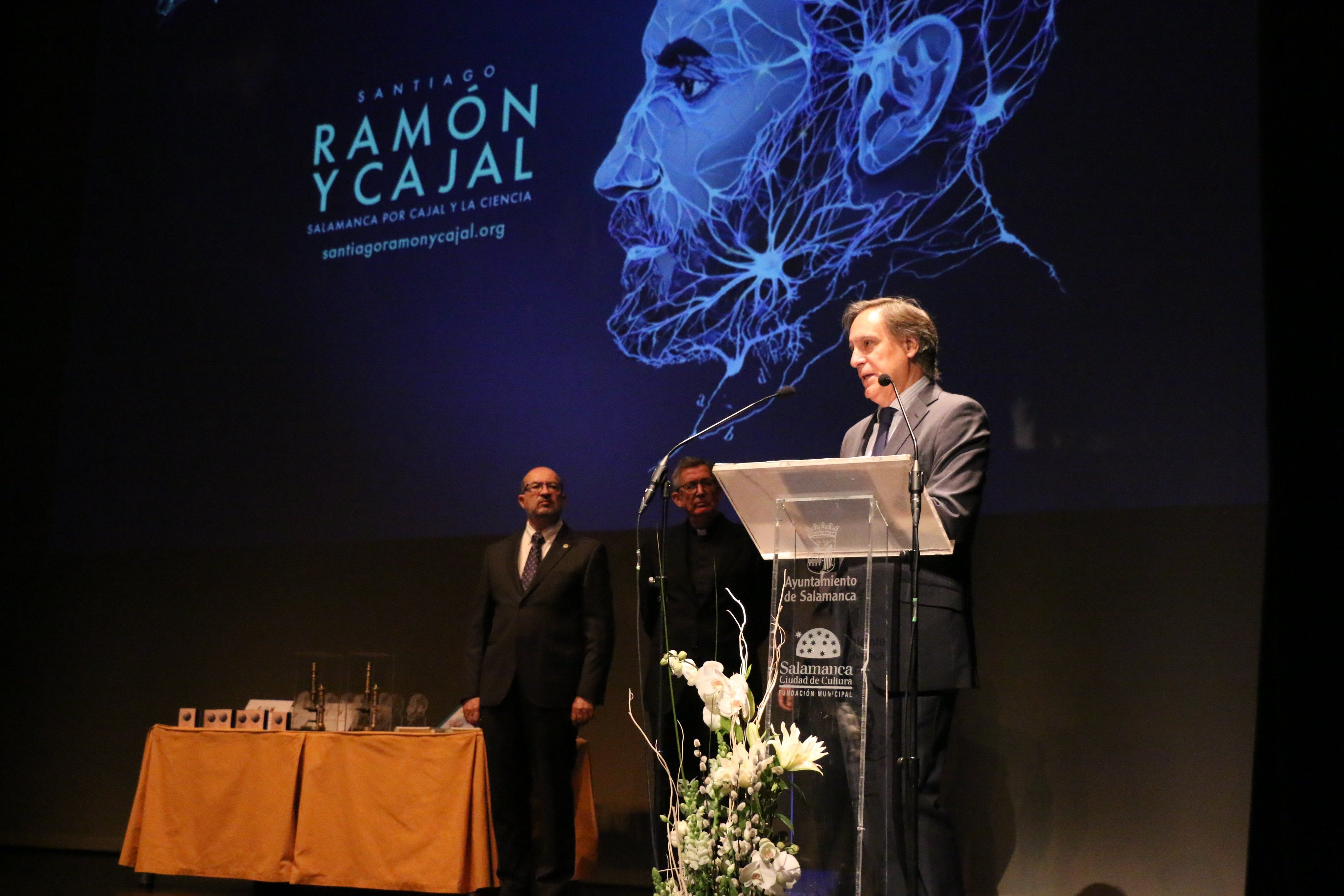 El alcalde de Salamanca en el homenaje