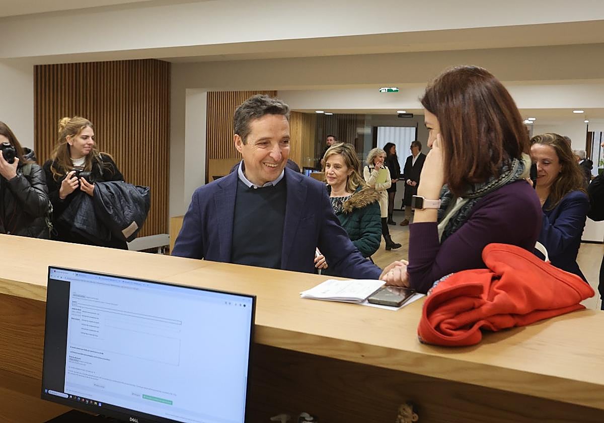 Corchado, el día que inscribió su candidatura