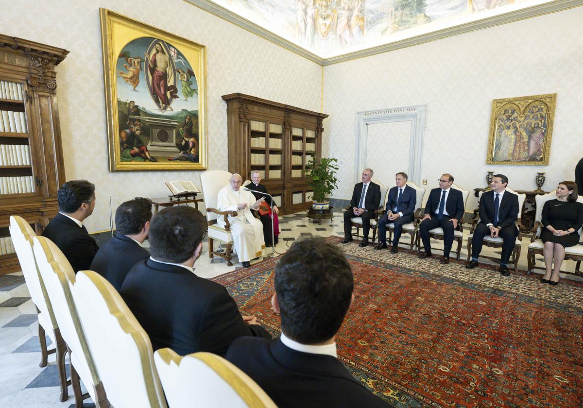 El Papa Francisco con los alcaldes y alcaldesas del Grupo de Ciudades Patrimonio de la Humanidad de España.