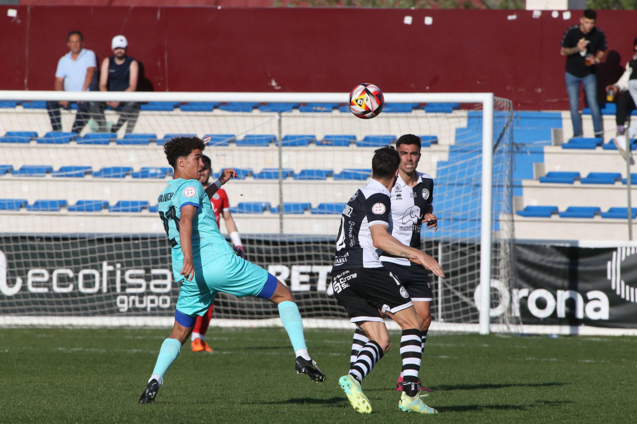 El partido entre Unionistas y el Barça B, en imágenes