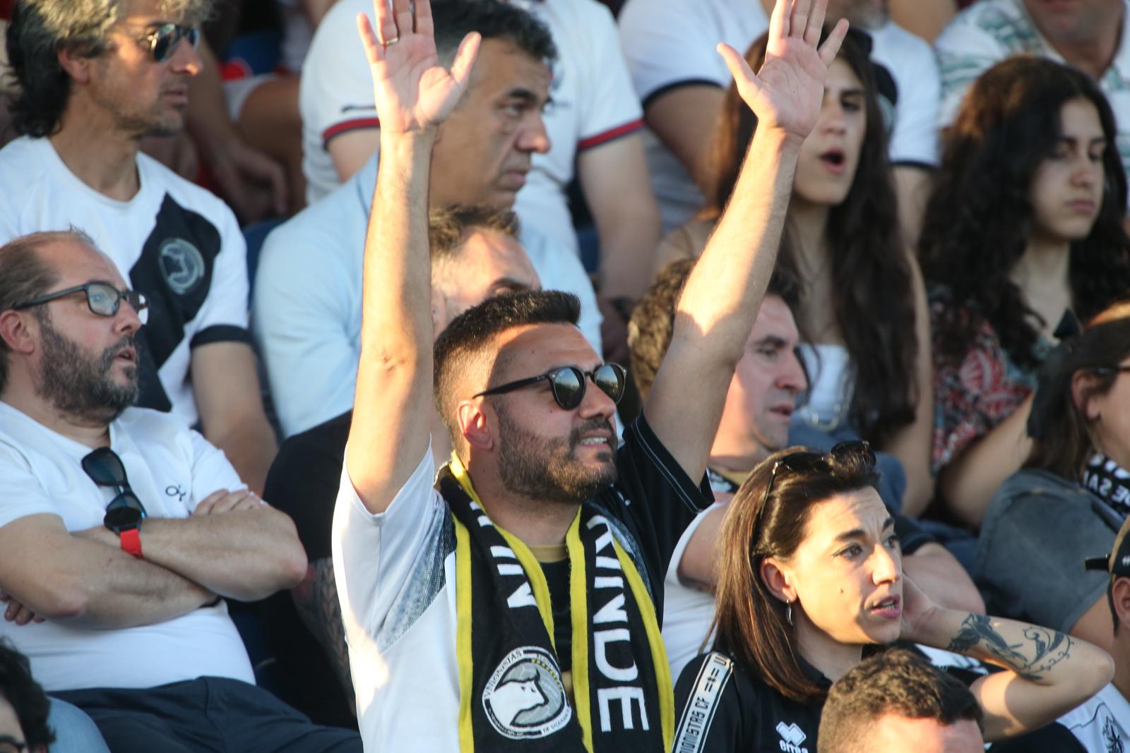 El partido entre Unionistas y el Barça B, en imágenes