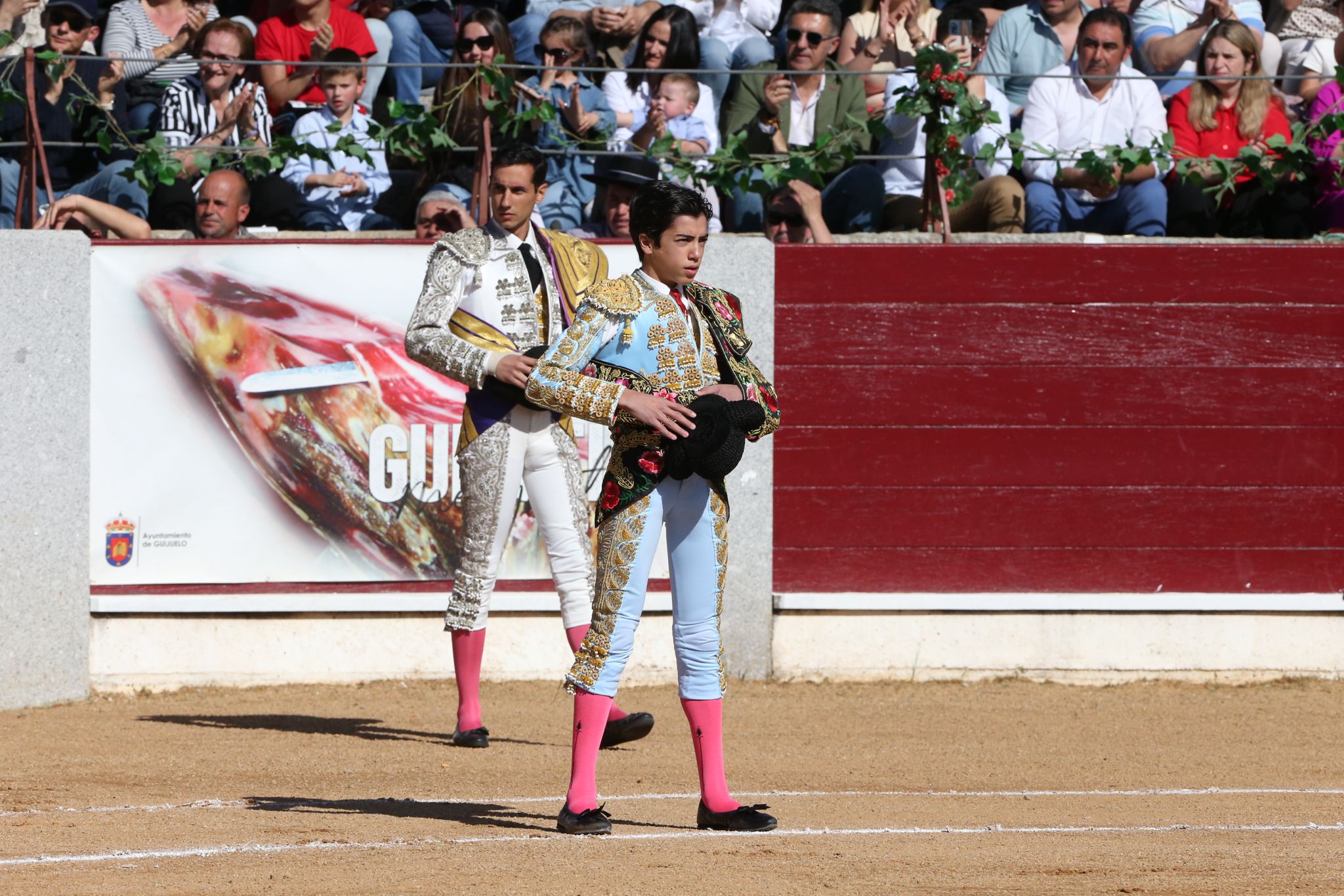 Puerta grande para Marco Pérez en una ilusionante tarde en Guijuelo