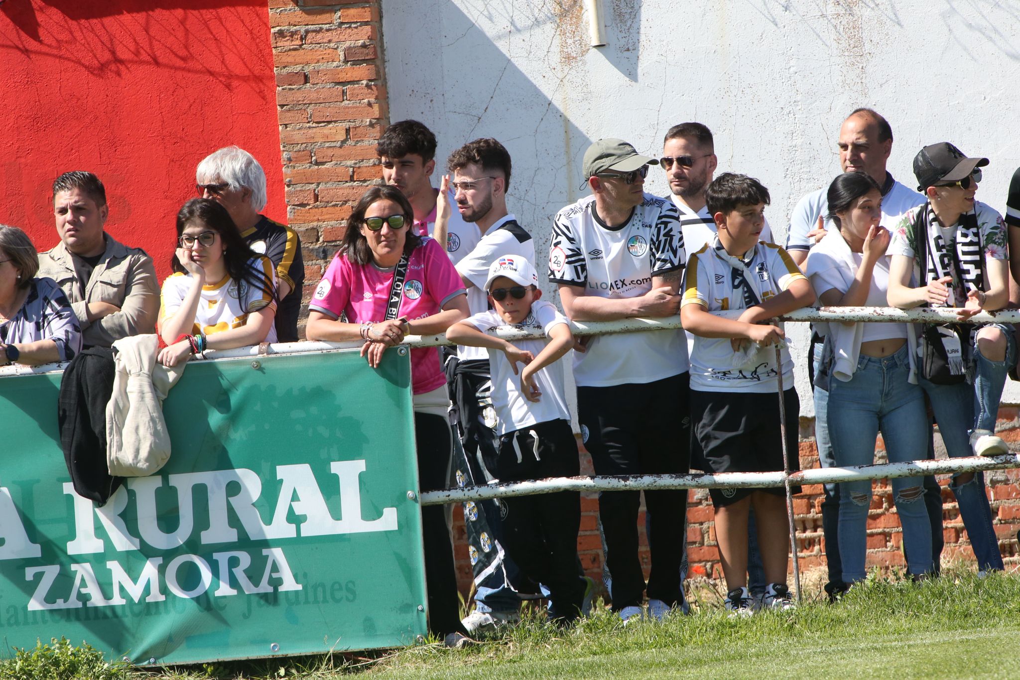 La afición del Salamanca CF UDS se dejan sentir en Tordesillas