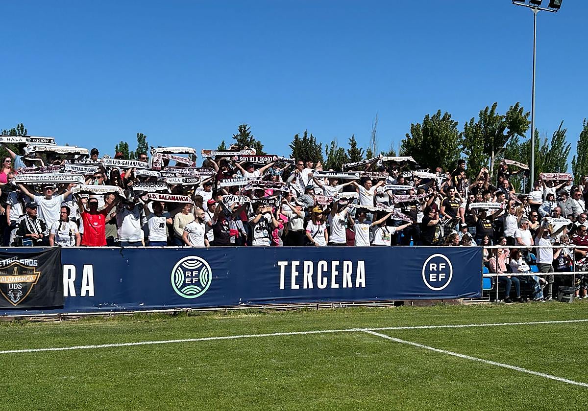 La afición del Salamanca CF UDS se dejan sentir en Tordesillas