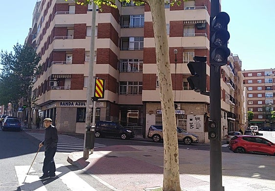 Un semáforo apagado en la zona que ha sufrido la incidencia