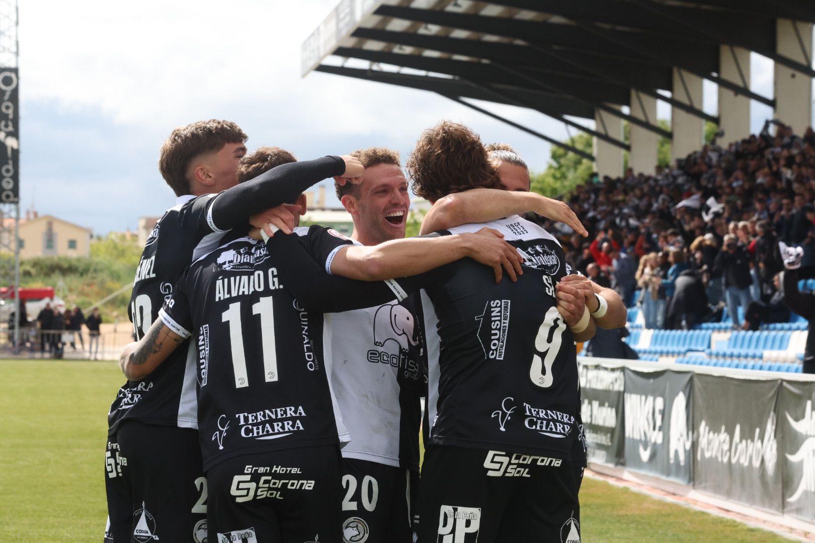 Goleada de Unionistas al Sabadell con triplete de Slavy