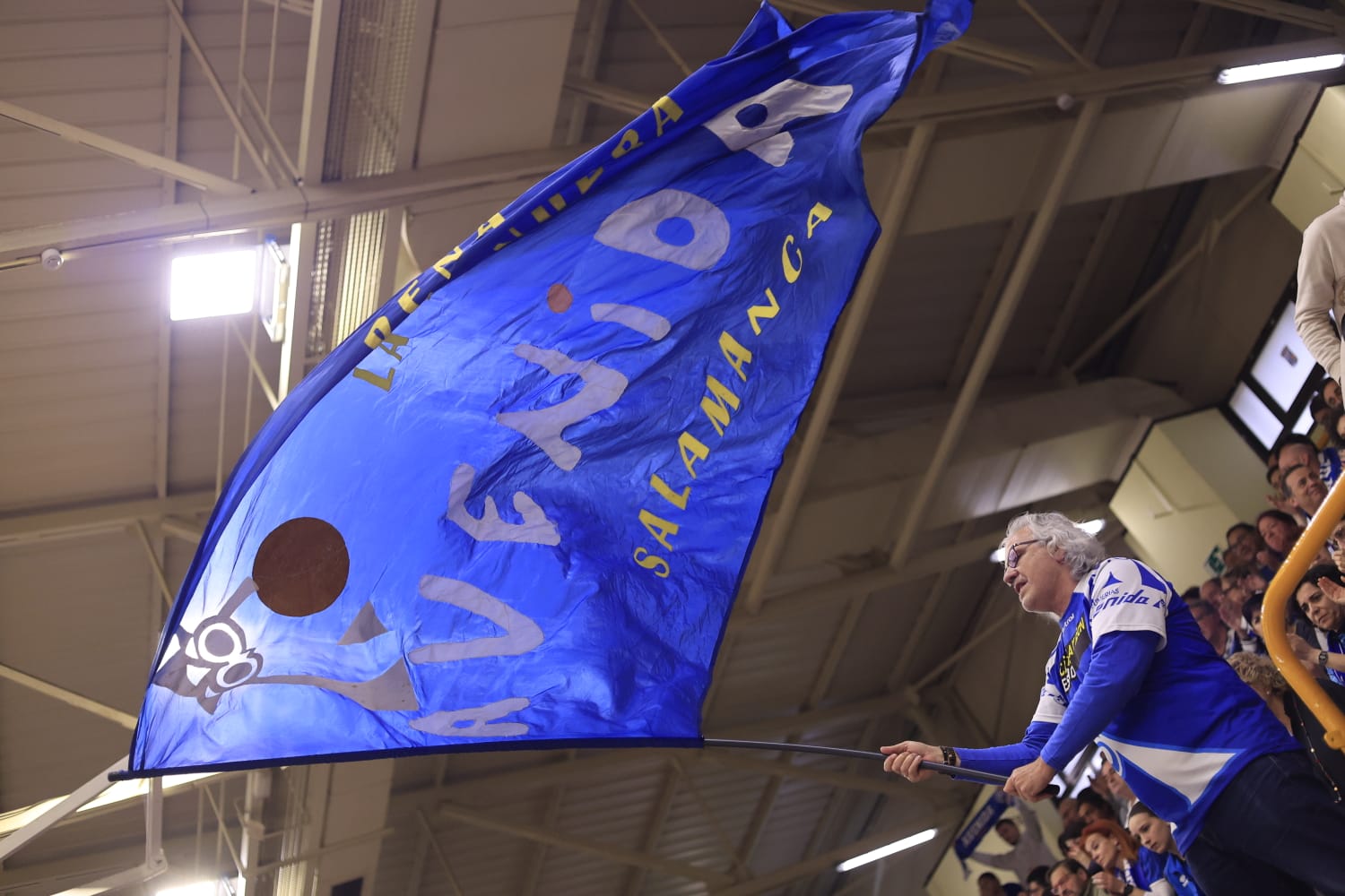 Avenida remonta y jugará las semifinales ante Girona