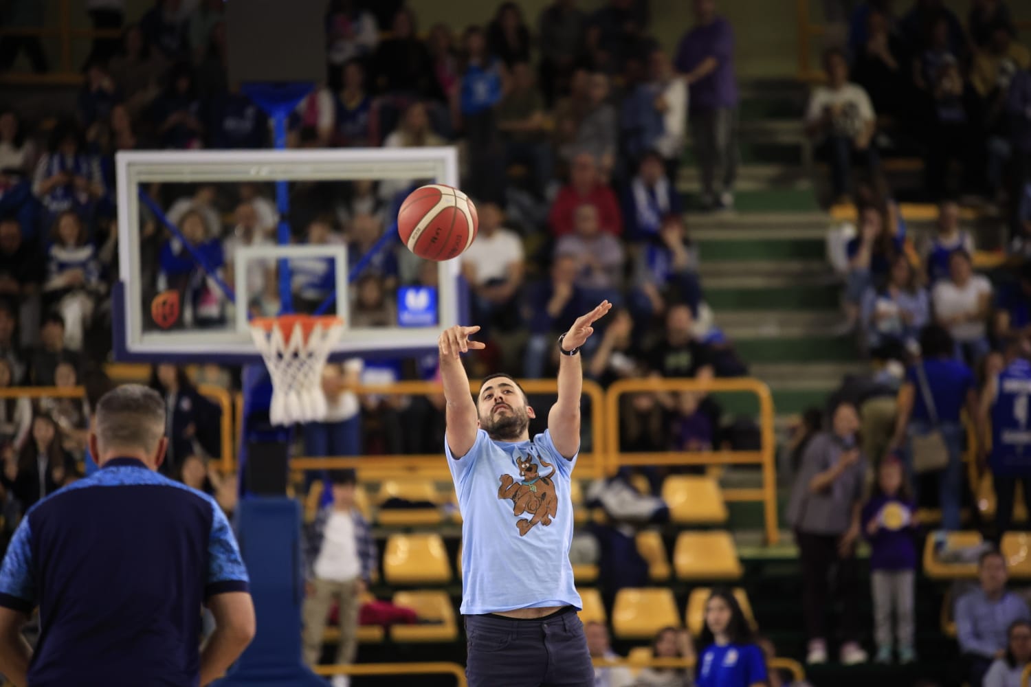 Avenida remonta y jugará las semifinales ante Girona