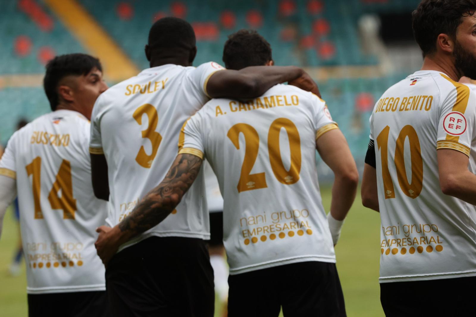Un Salamanca CF UDS lanzado no se basta y mira ya al playoff de ascenso