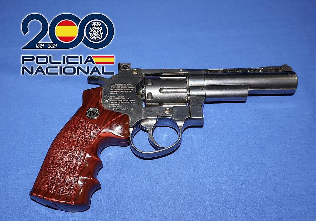 Imagen del arma utilizada en la amenaza.