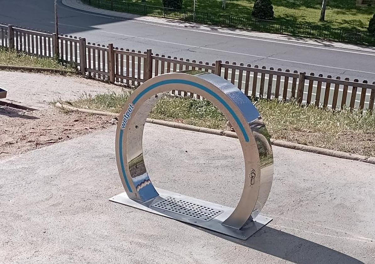 Ducha canina instalada en el Túnel de la Televisión