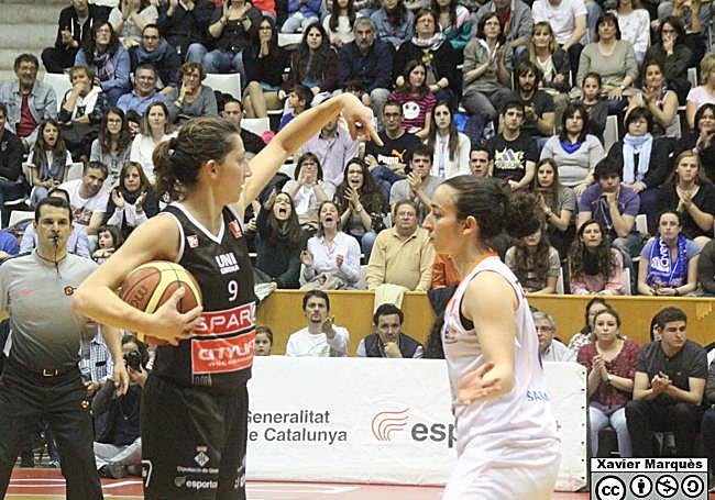 Noemi Jordana ante Silvia Domínguez