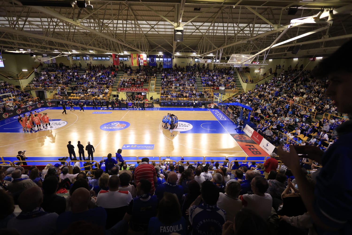 El emocionante partido entre Avenida y Valencia Basket, en imágenes