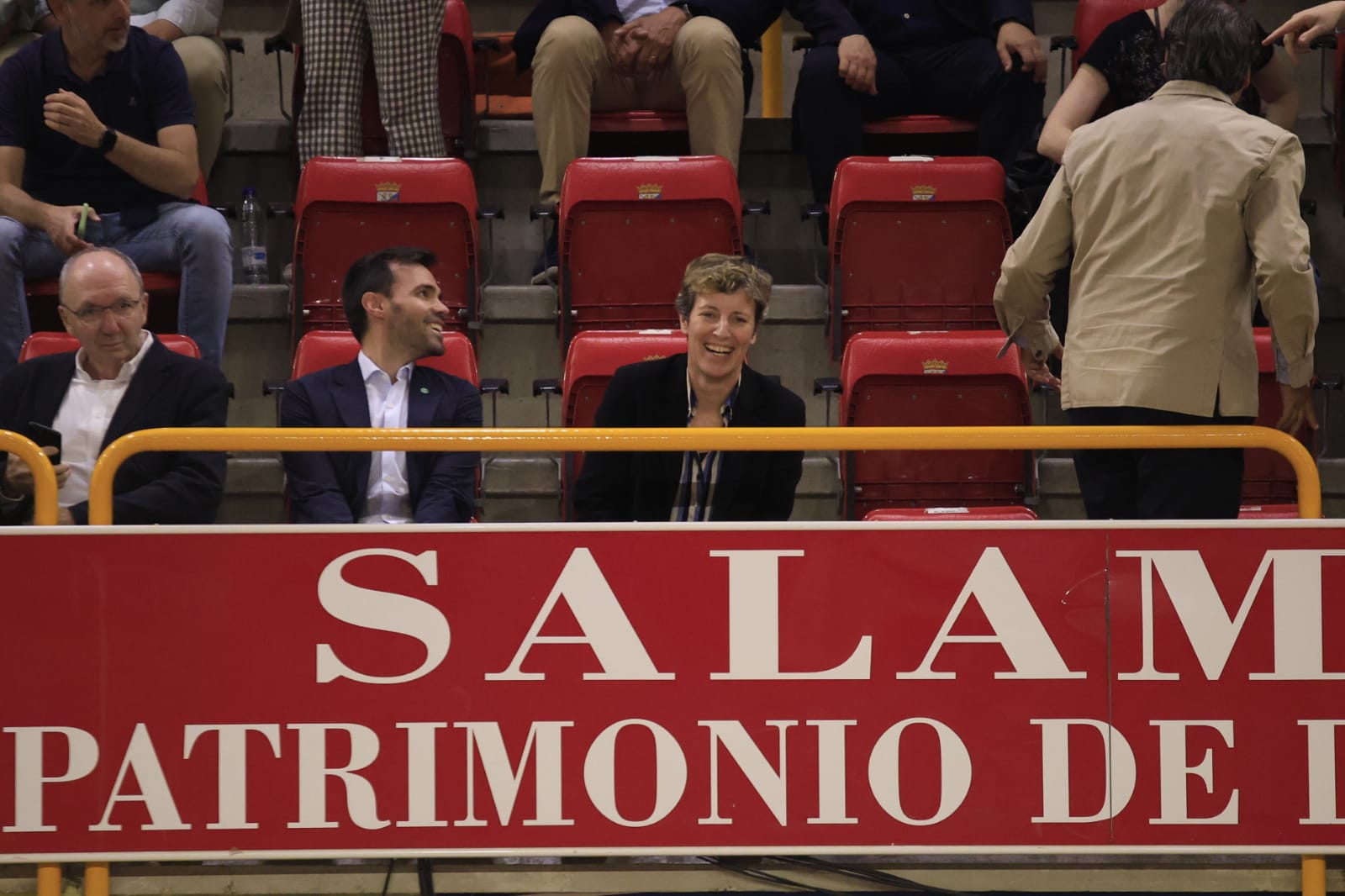 El emocionante partido entre Avenida y Valencia Basket, en imágenes