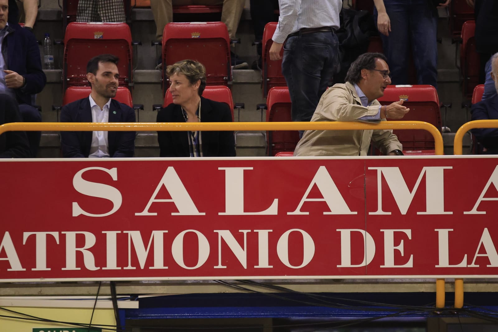 El emocionante partido entre Avenida y Valencia Basket, en imágenes