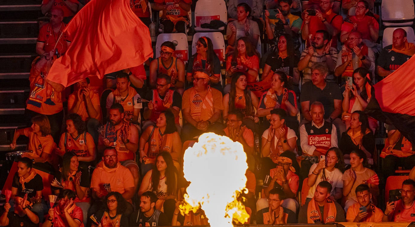 El partido entre Avenida y Valencia Basket en imágenes