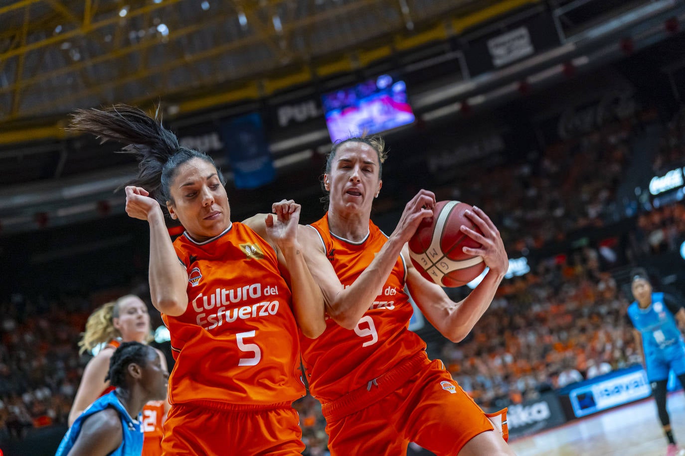 El partido entre Avenida y Valencia Basket en imágenes