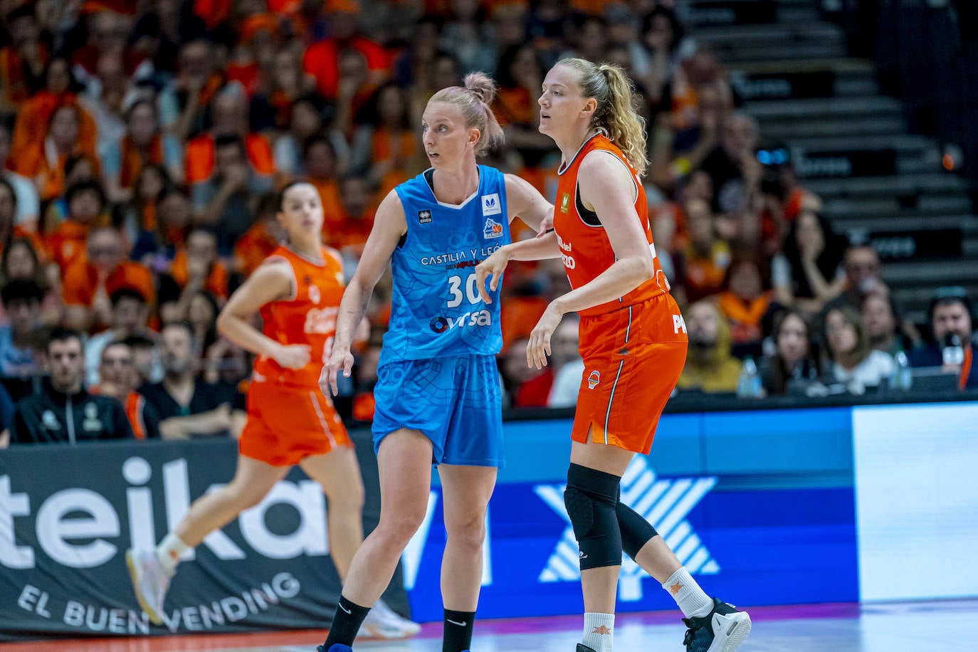 El partido entre Avenida y Valencia Basket en imágenes