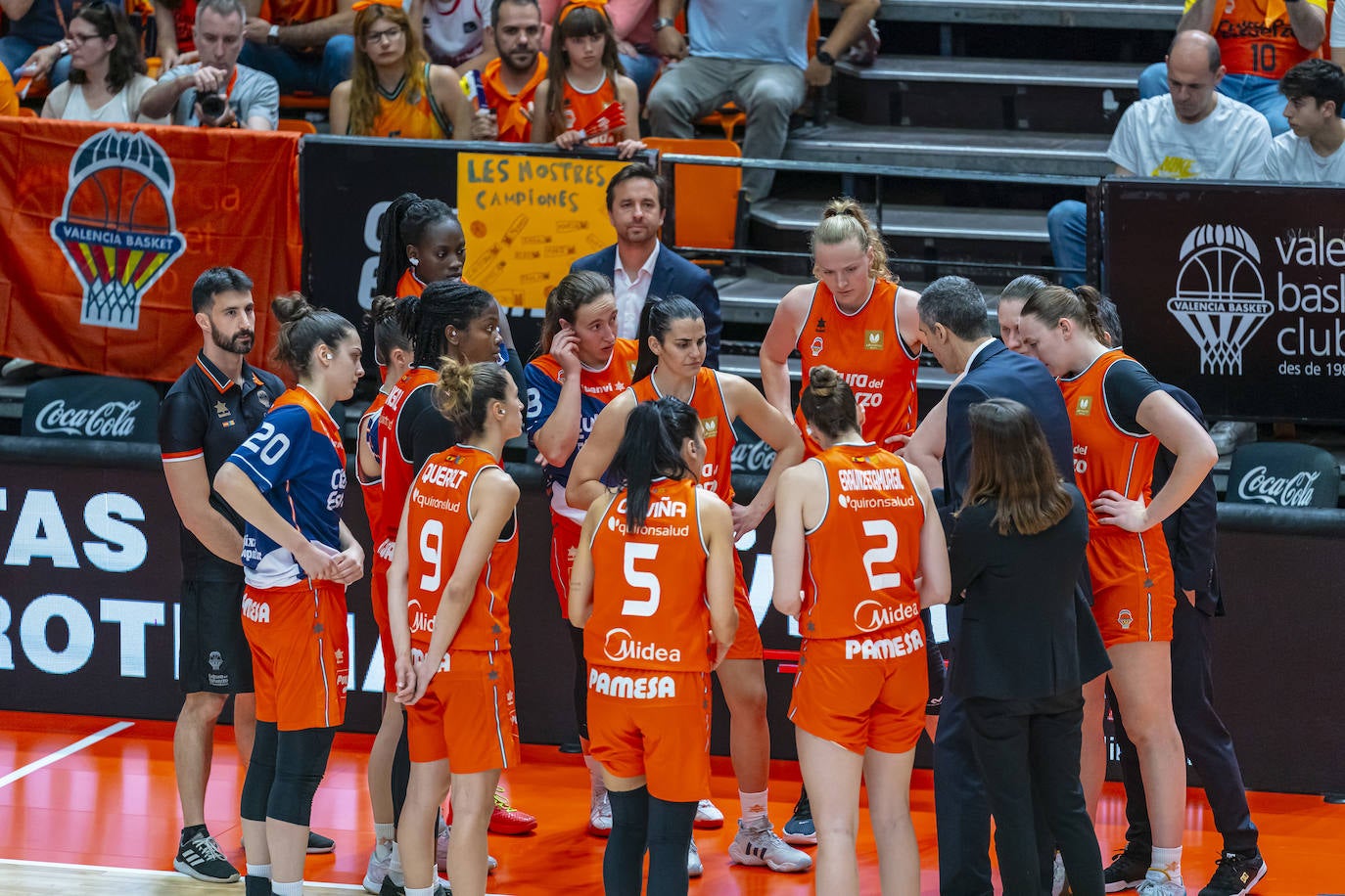 El partido entre Avenida y Valencia Basket en imágenes