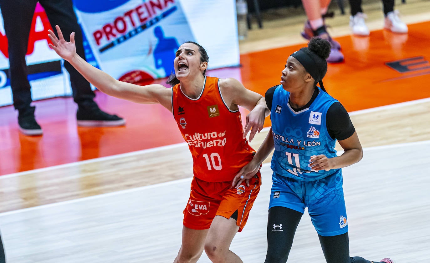 El partido entre Avenida y Valencia Basket en imágenes