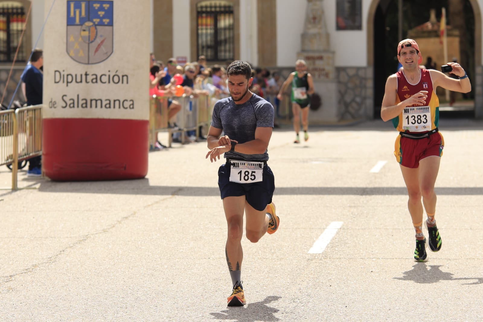 La XII Carrera Cívico-Militar &#039;San Fernando&#039; de Salamanca, en imágenes