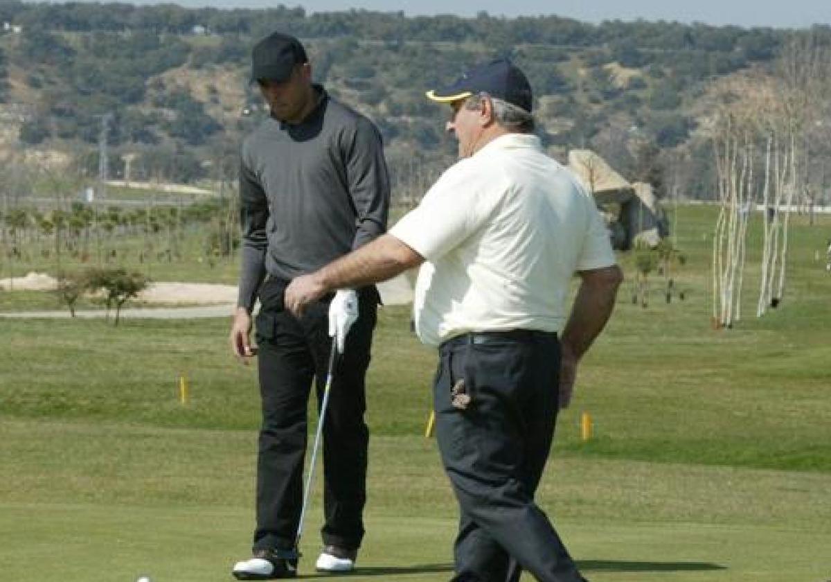 Hidalgo juega al golf con Ronaldo en una imagen de archivo.