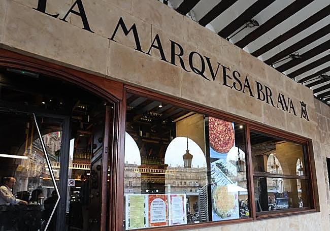 Pantalla luminosa en La Marquesa Brava, Plaza Mayor.