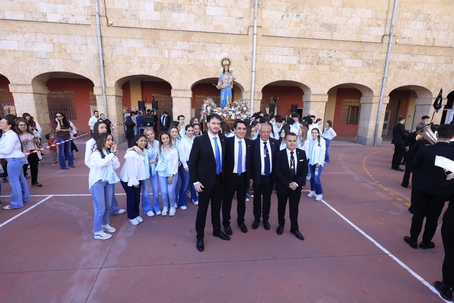 En imágenes, la procesión en honor a Maria Auxiliadora