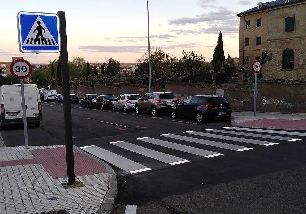 Uno de los pasos de peatones inteligentes con detección de presencia e iluminados.