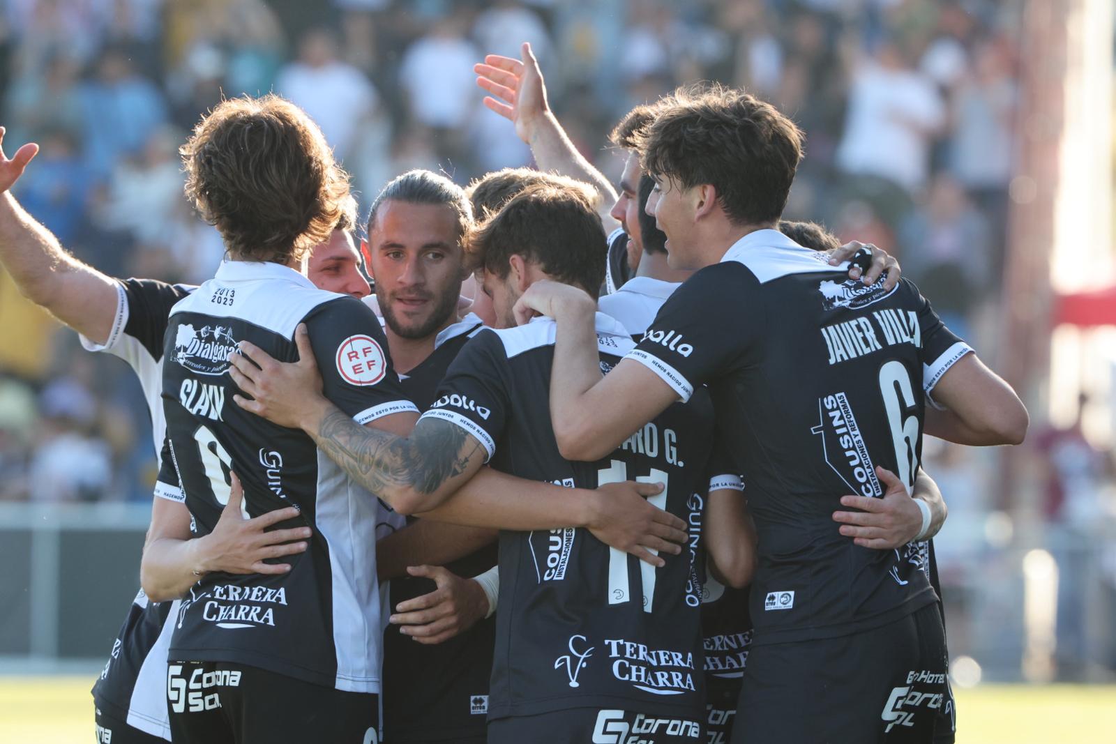 El partido entre Unionistas CF y CD Arenteiro en imágenes