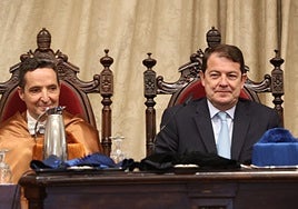 Corchado, junto a Mañueco, en el acto en el Paraninfo.