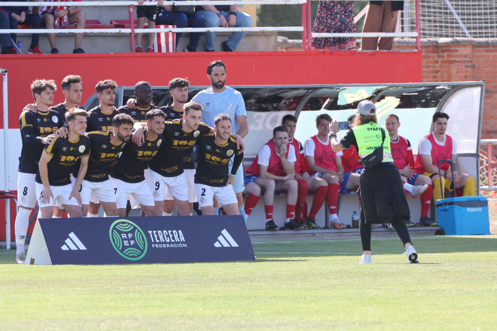 El Salamanca CF UDS, arropado en Tordesillas por su afición