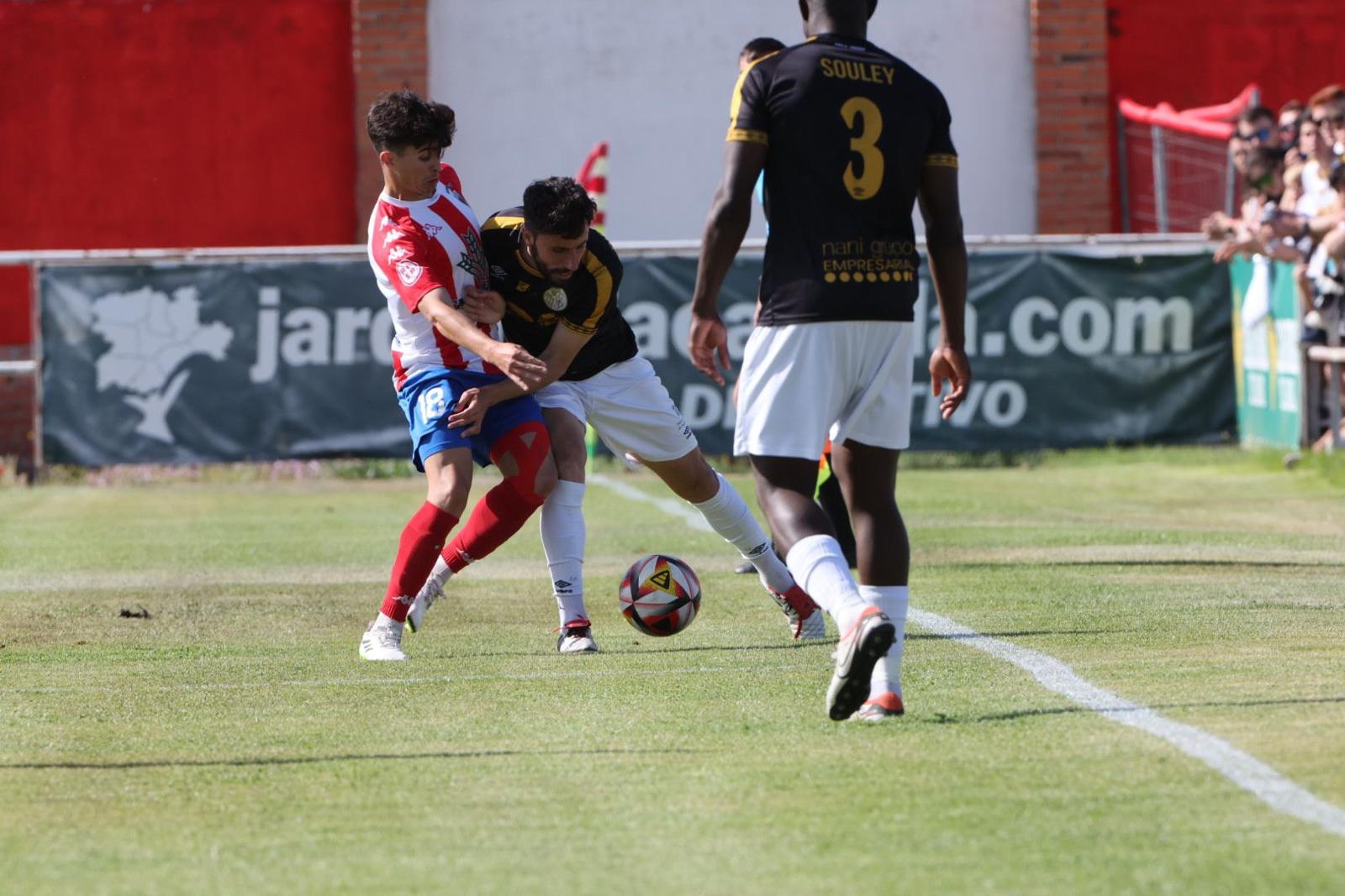 El Salamanca CF UDS, arropado en Tordesillas por su afición