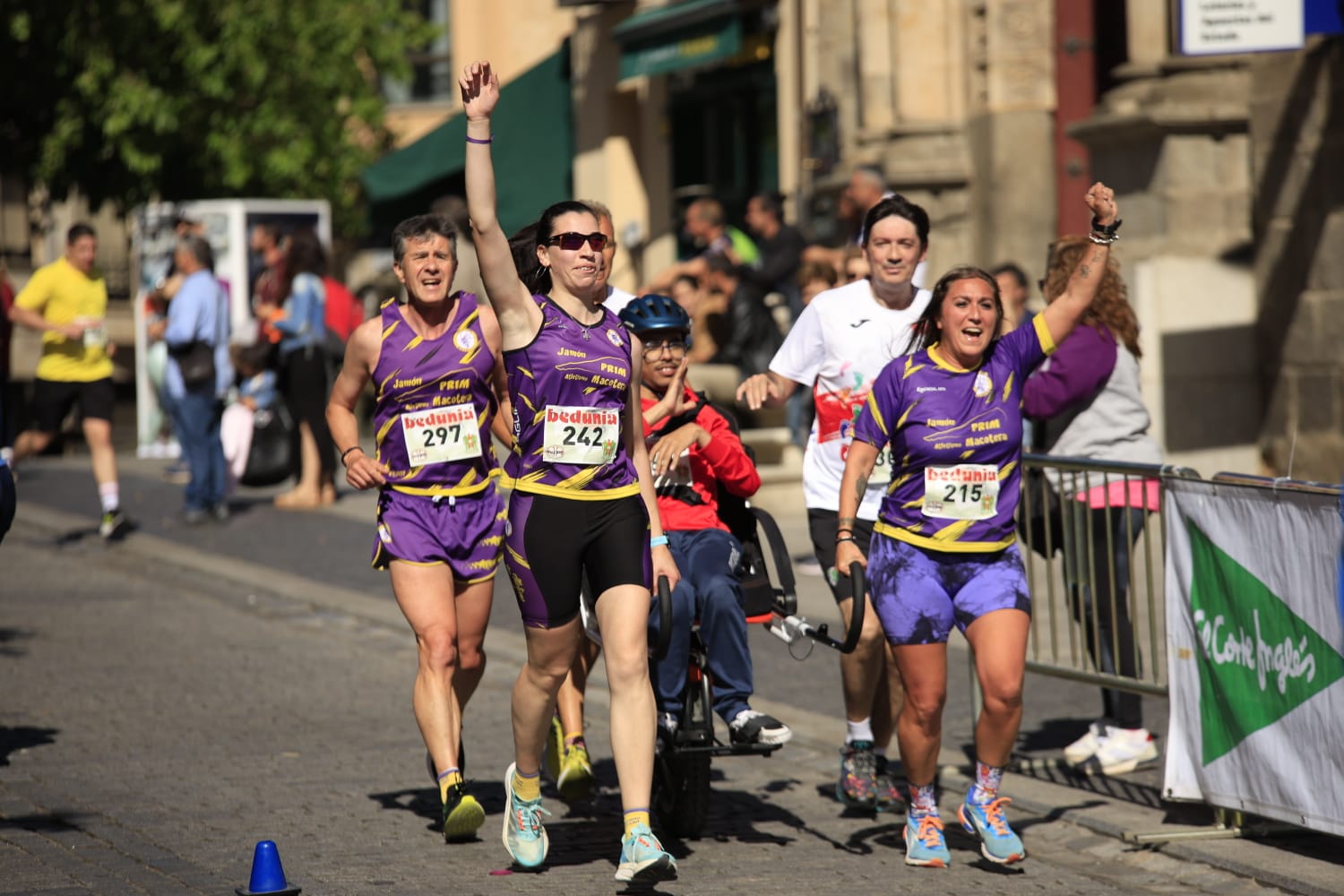 Pasos por la donación en la X Carrera Alcer de Salamanca