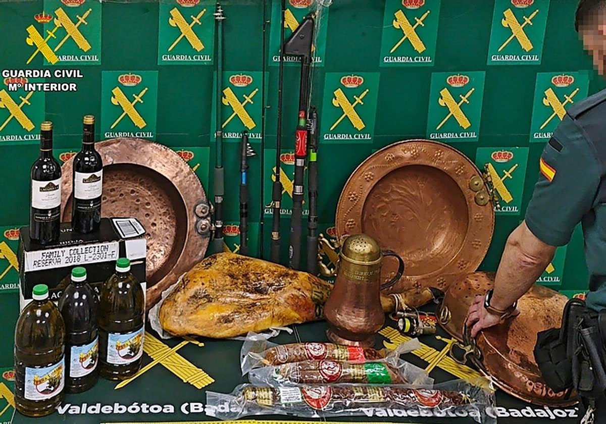 Objetos recuperados durante la operación «Golden Sonco«