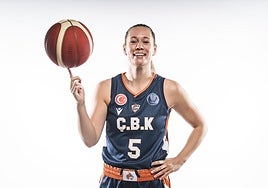 Laura Cornelius, nuevo fichaje de Perfumerías Avenida.