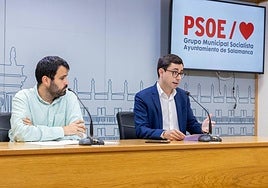 El portavoz socialista, José Luis Mateos, junto al concejal Álvaro Antolín.