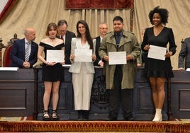 Imagen de archivo del acto de entrega de diplomas a los becarios del pasado curso.