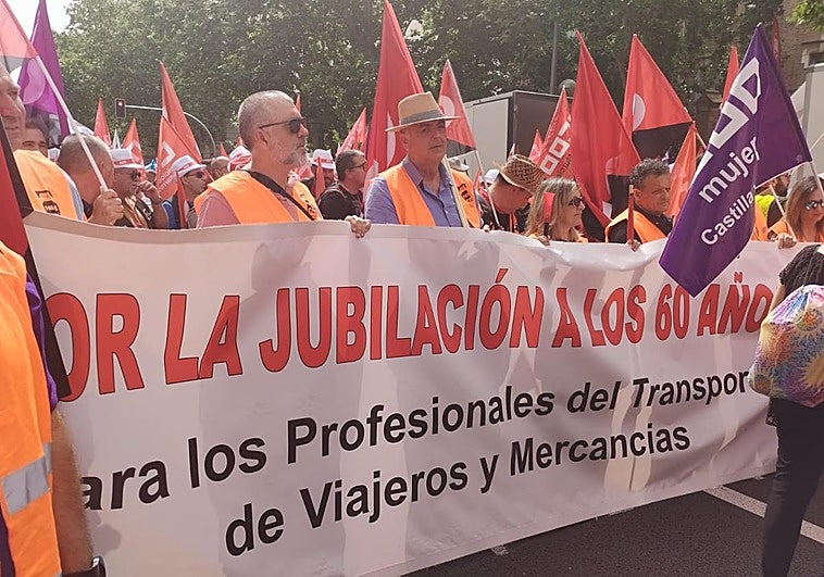 Huelga de conductores de transporte por carretera ante el Ministerio de Inclusión en Madrid